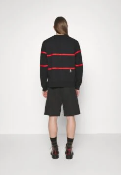 GCDS Low Logo Band Regular Crewneck - Sudadera - Black -Jack & Jones Ventas 04b1e4fc3e244ccda6700da9360e140a