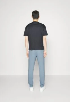 EA7 Emporio Armani Trouser - Pantalones Deportivos - Light Blue 7 EA7 Emporio Armani Trouser - Pantalones Deportivos - Light Blue -Jack & Jones Ventas 0dd62005e2654ee59fd6e107f57dca21