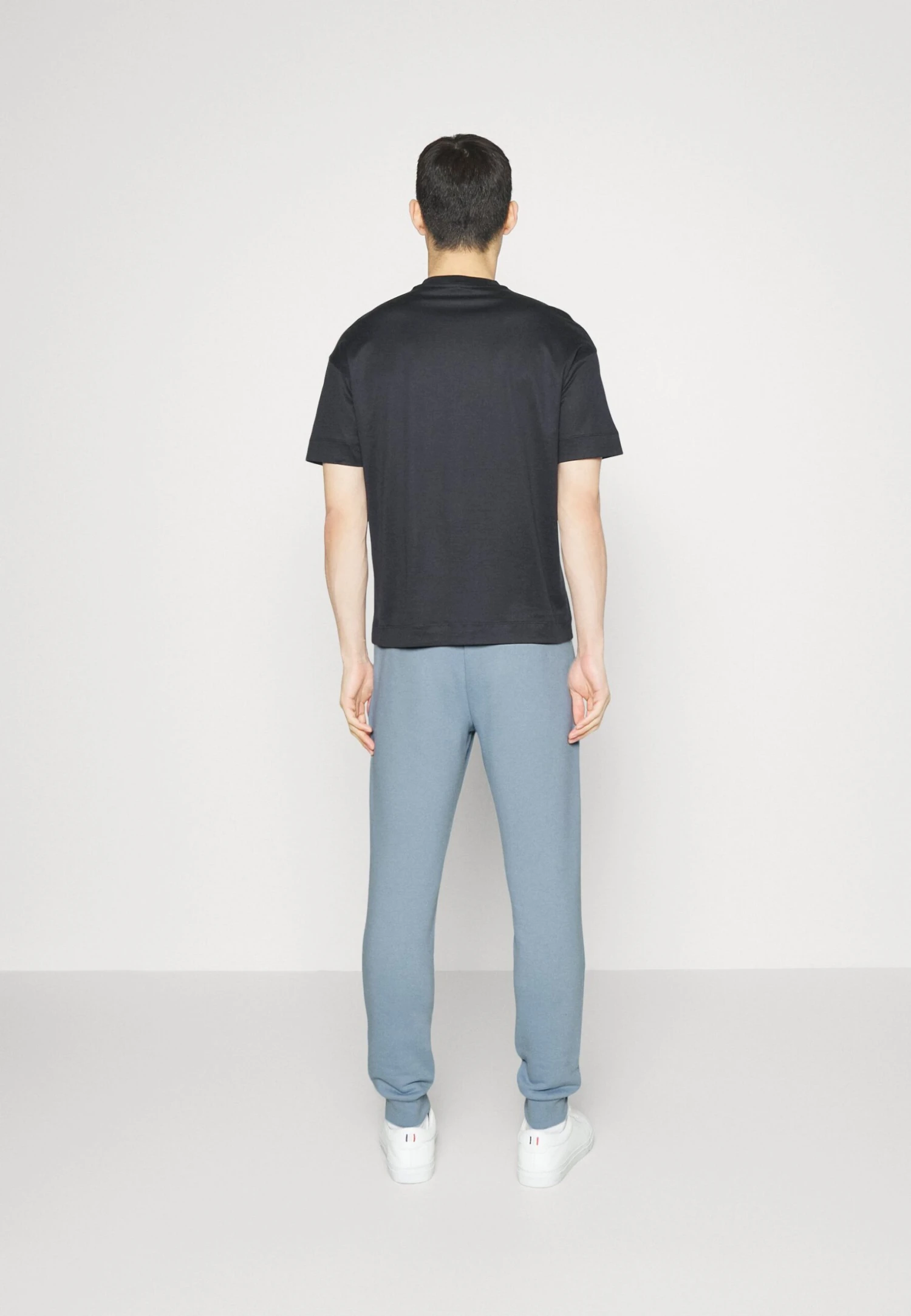 EA7 Emporio Armani Trouser - Pantalones Deportivos - Light Blue 3 EA7 Emporio Armani Trouser - Pantalones Deportivos - Light Blue - Imagen 3