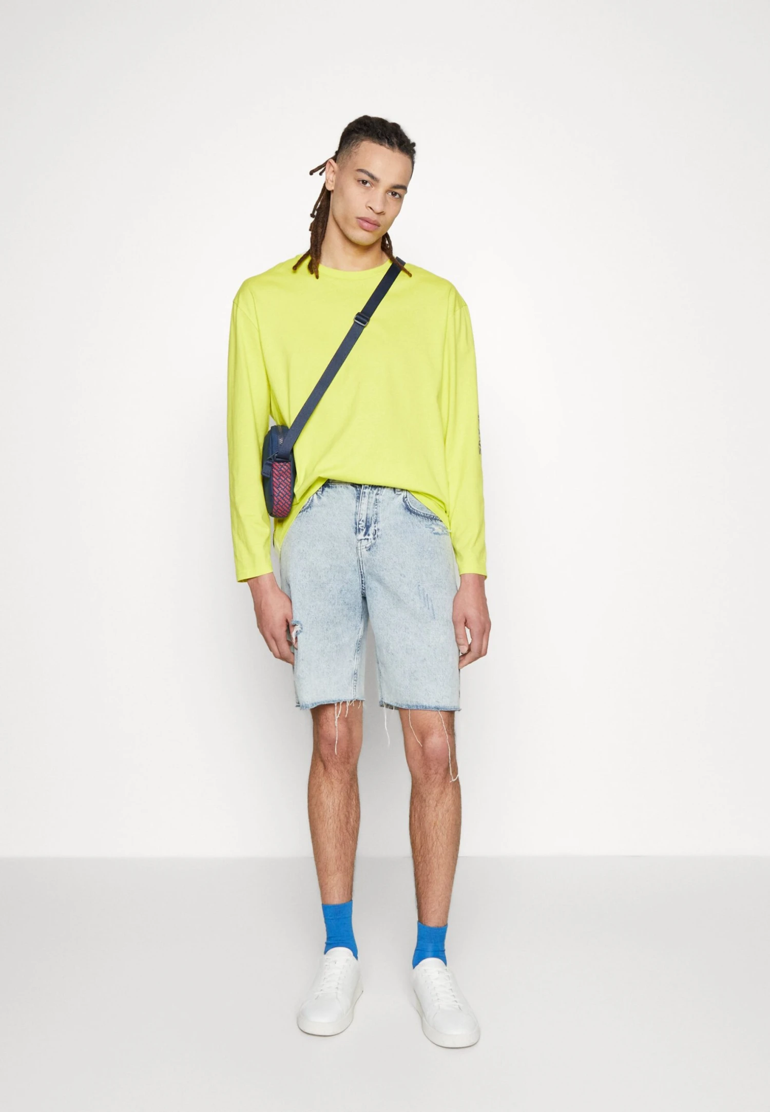 Karl Lagerfeld Jeans Relaxed Long Sleeve Tee - Camiseta De Manga Larga - Sulphur Spring 2 Karl Lagerfeld Jeans Relaxed Long Sleeve Tee - Camiseta De Manga Larga - Sulphur Spring - Imagen 2