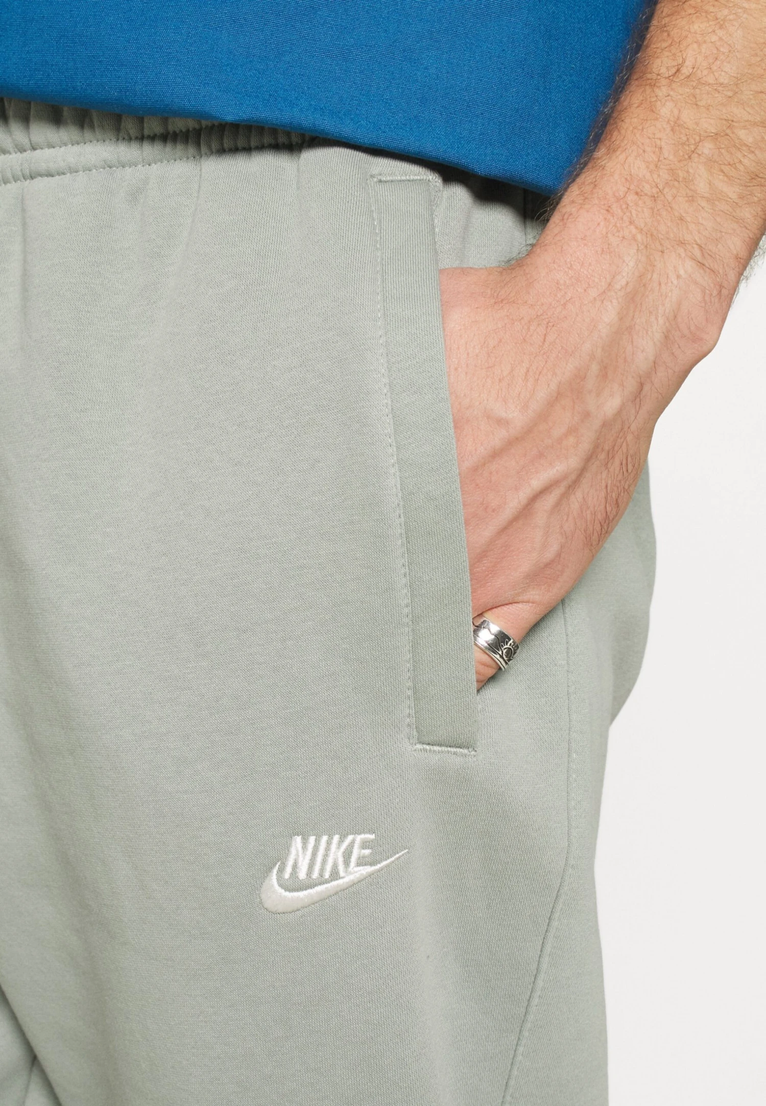 Nike Sportswear Club Pant - Pantalones Deportivos - Mica Green 7 Nike Sportswear Club Pant - Pantalones Deportivos - Mica Green - Imagen 7