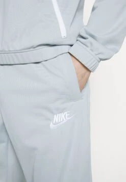 Nike Sportswear M Nk Club Pk Trk Basic - Chándal - Lt Smoke Grey -Jack & Jones Ventas 1f966ee35a1c4c3a86412a16ab1456e4