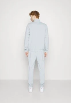 Nike Sportswear M Nk Club Pk Trk Basic - Chándal - Lt Smoke Grey -Jack & Jones Ventas 20a620d005964d3480573a60cb9134fa