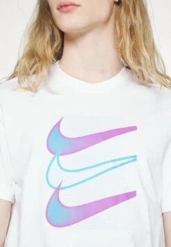 Nike Sportswear Tee- Camiseta Estampada - White -Jack & Jones Ventas 27ddeec10b7f434596b3739a13a4cca9