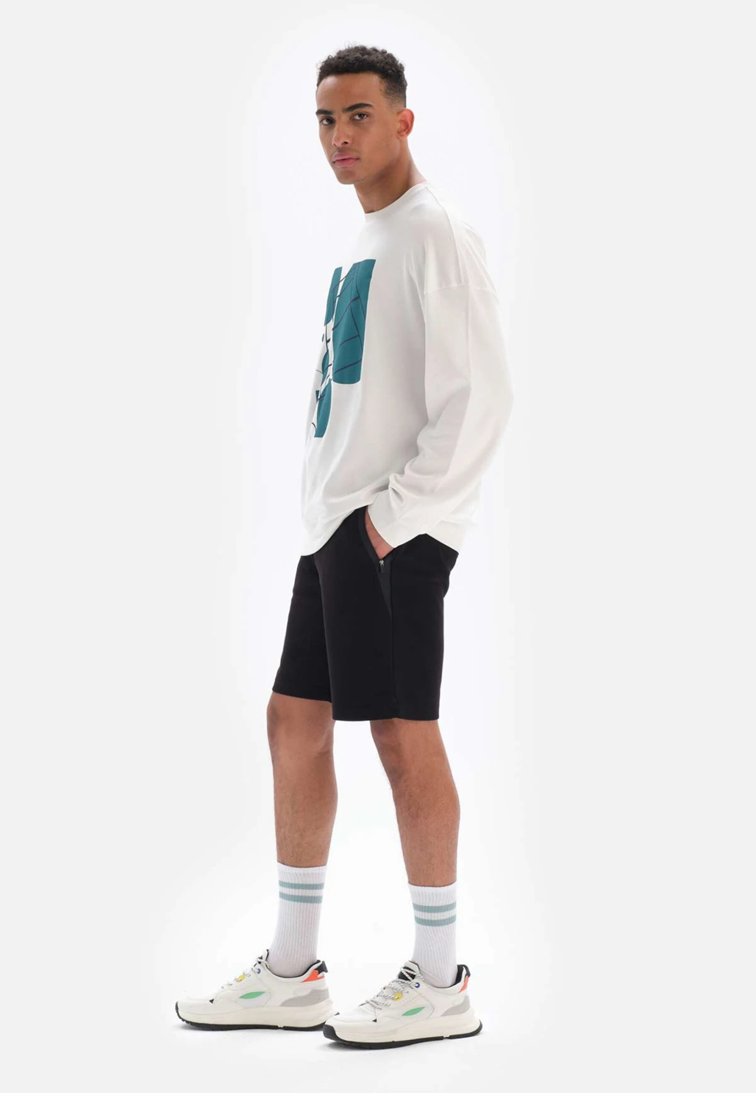 Sun Court - Pantalones Deportivos - Black 4 Sun Court - Pantalones Deportivos - Black - Imagen 4