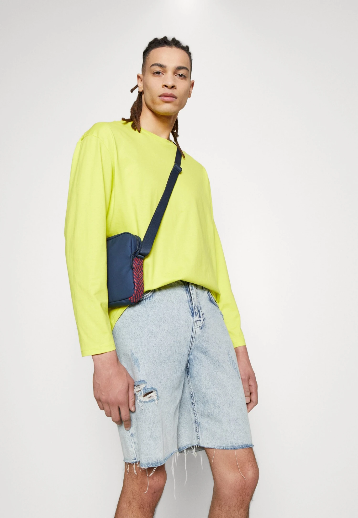 Karl Lagerfeld Jeans Relaxed Long Sleeve Tee - Camiseta De Manga Larga - Sulphur Spring 5 Karl Lagerfeld Jeans Relaxed Long Sleeve Tee - Camiseta De Manga Larga - Sulphur Spring - Imagen 5