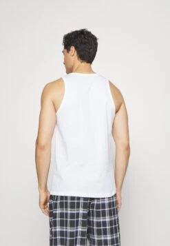 Lyle & Scott Aaron 3 Pack - Camiseta Interior - Bright White -Jack & Jones Ventas 5d69648ff6784eb4ab1350ff557d33c7