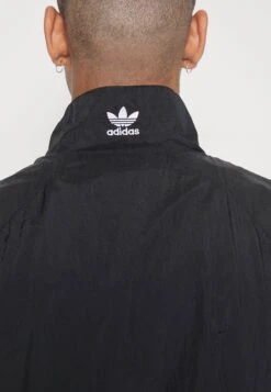 Adidas Originals Chaqueta De Entrenamiento - Black -Jack & Jones Ventas 77f18f40c6814229a313021fdfe90dc8