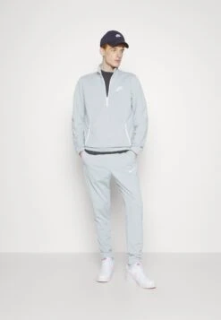 Nike Sportswear M Nk Club Pk Trk Basic - Chándal - Lt Smoke Grey -Jack & Jones Ventas 9db943a30fec492abfc0a53da1204cd4