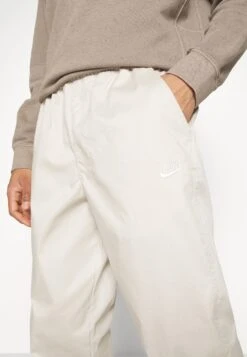 Nike Sportswear Club Pant - Pantalones Deportivos - Orewood/White -Jack & Jones Ventas b0bb376e084040f6b1e137dfc67ff61d