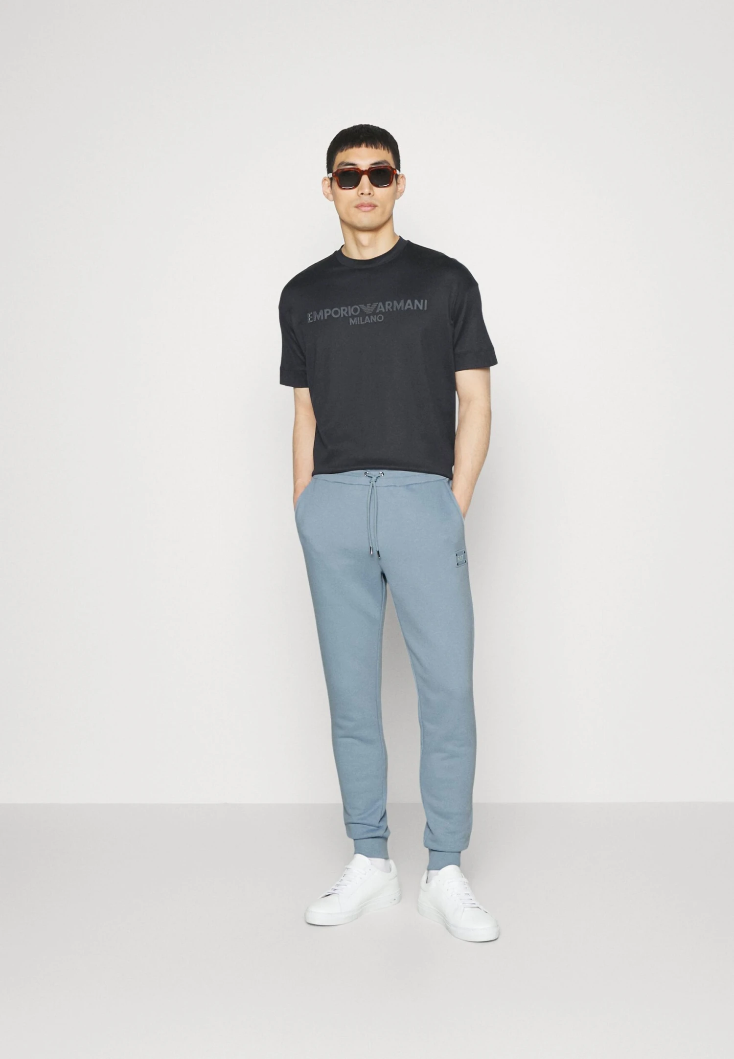 EA7 Emporio Armani Trouser - Pantalones Deportivos - Light Blue 2 EA7 Emporio Armani Trouser - Pantalones Deportivos - Light Blue - Imagen 2