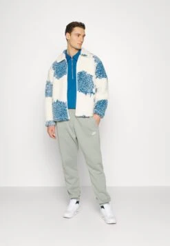 Nike Sportswear Club Pant - Pantalones Deportivos - Mica Green 8 Nike Sportswear Club Pant - Pantalones Deportivos - Mica Green -Jack & Jones Ventas c8129f40f88b49829e30d98e1eab8383