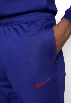Nike Performance Fc Barcelona Strike Hooded Track Suit - Equipación De Clubes - Deep Royal Blue/Noble Red 11 Nike Performance Fc Barcelona Strike Hooded Track Suit - Equipación De Clubes - Deep Royal Blue/Noble Red -Jack & Jones Ventas d7d0b0bafa394684a247932ab5518109