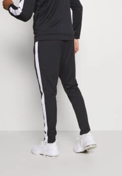 Under Armour Track Suit - Chándal - Black -Jack & Jones Ventas d81851af65ff462fa92a497f065cacd2