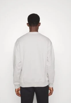 MOSCHINO Sudadera - Fantasy Grey -Jack & Jones Ventas dcbb0a284b0a43178e37715b863f1fd1