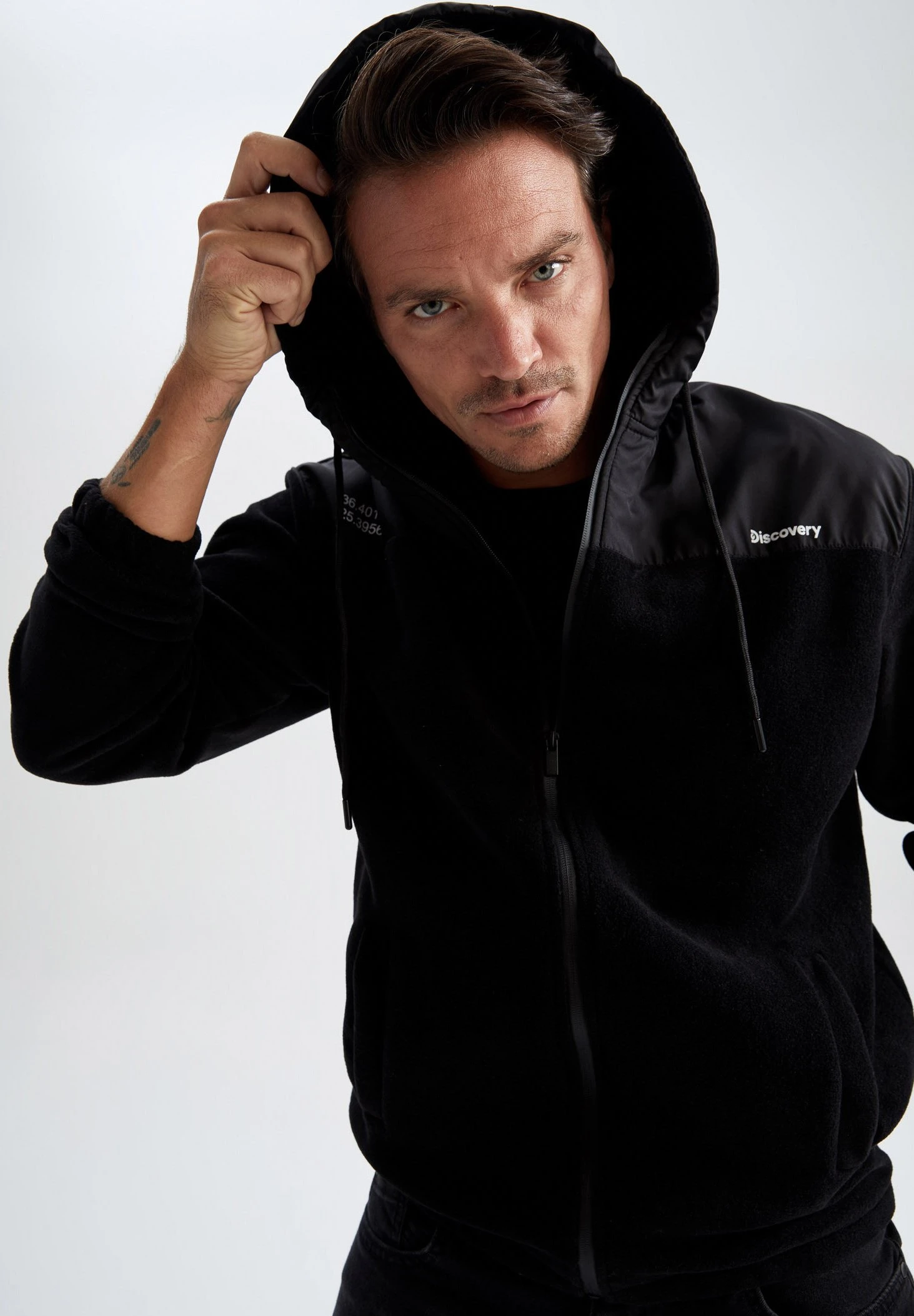 DeFacto Relax Fit Discovery Adventures- Sudadera Con Cremallera - Black 5 DeFacto Relax Fit Discovery Adventures- Sudadera Con Cremallera - Black - Imagen 5