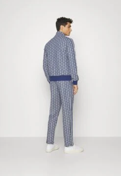 Lacoste Chaqueta De Entrenamiento - Methylene/Flour -Jack & Jones Ventas fcdafcad8edd4b41a0f2ce3d811042f6