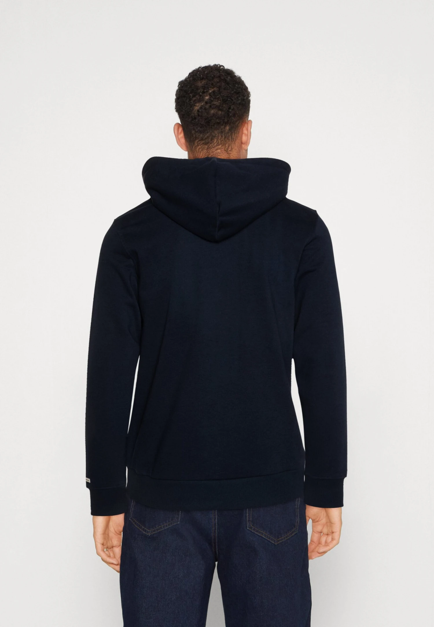 Jack & Jones Jorneukolln Crest Hood - Jersey Con Capucha - Navy Blazer 3 Jack & Jones Jorneukolln Crest Hood - Jersey Con Capucha - Navy Blazer - Imagen 3